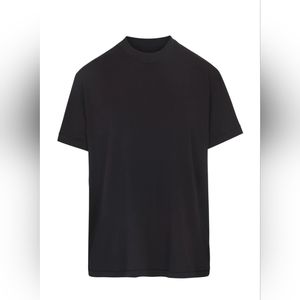 SKIMS NWT Boyfriend T-shirt color Onyx/ Small